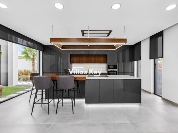 Image No.11-4 Bed House for sale