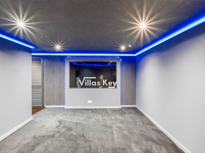 Image No.20-4 Bed House for sale