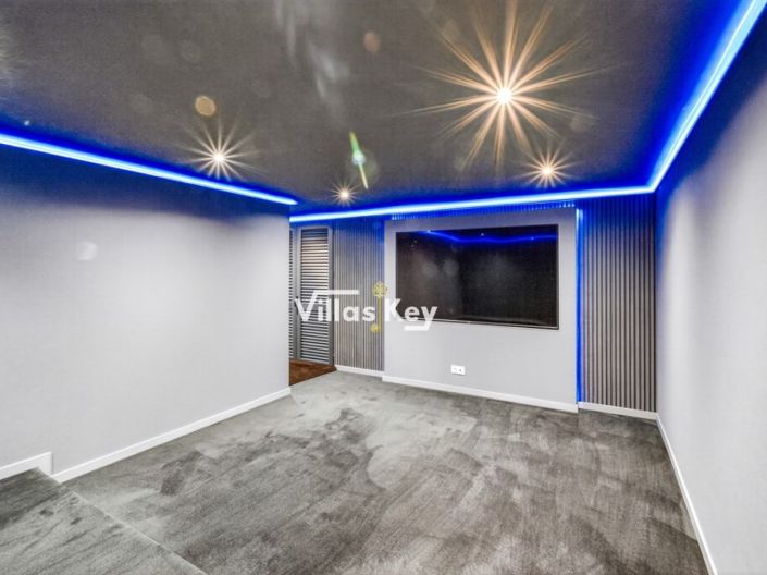 Image No.22-4 Bed House for sale