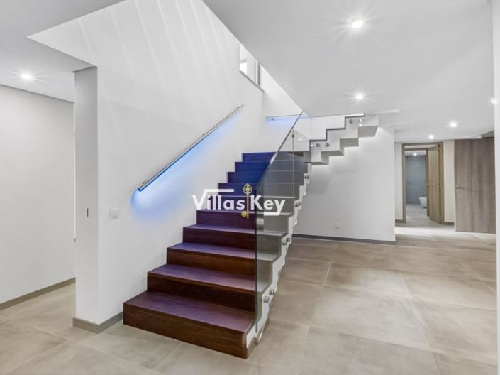 Image No.23-4 Bed House for sale