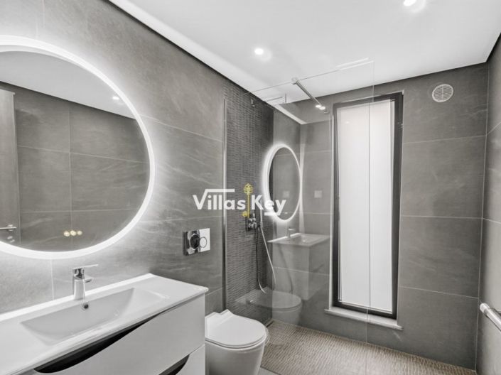 Image No.27-4 Bed House for sale