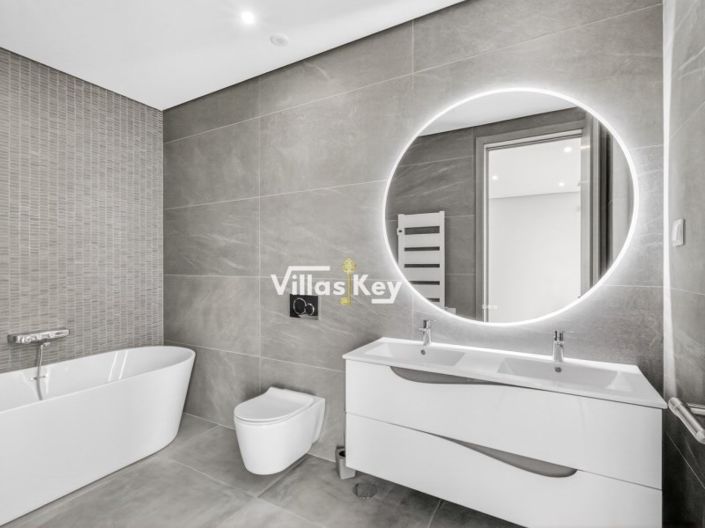 Image No.29-4 Bed House for sale