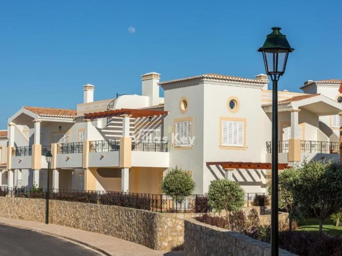 Image No.12-2 Bed House for sale