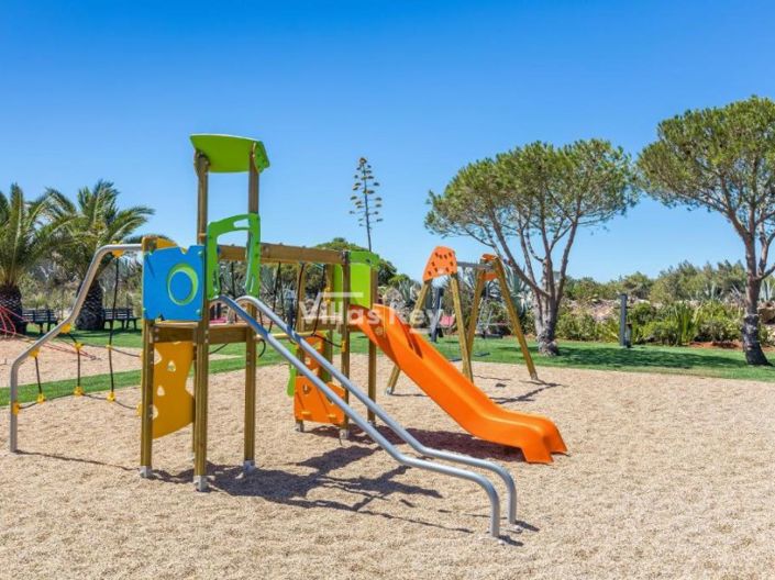 Image No.18-2 Bed House for sale