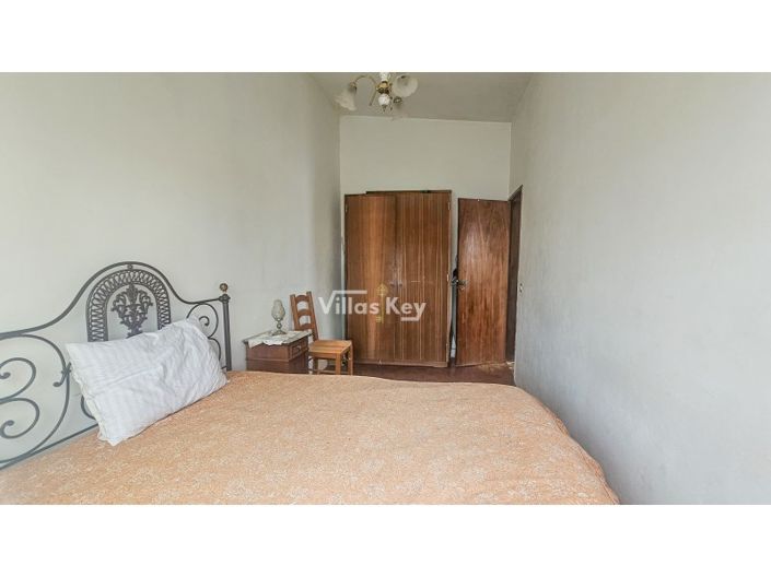 Image No.8-2 Bed House for sale
