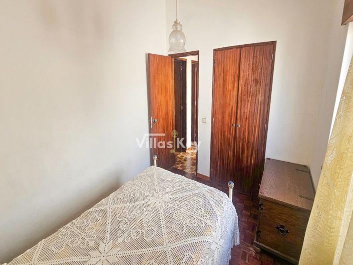 Image No.9-2 Bed House for sale