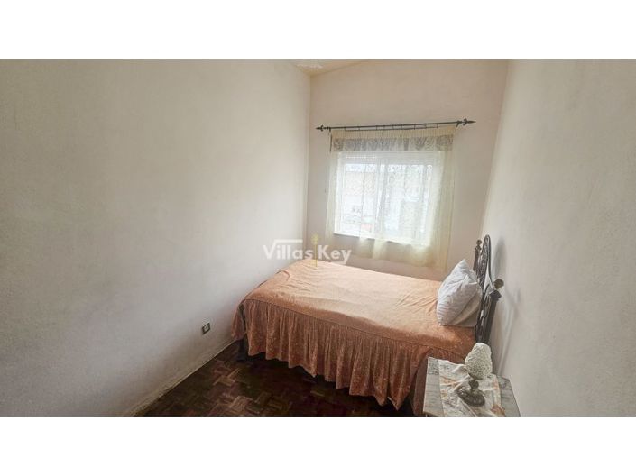 Image No.9-2 Bed House for sale
