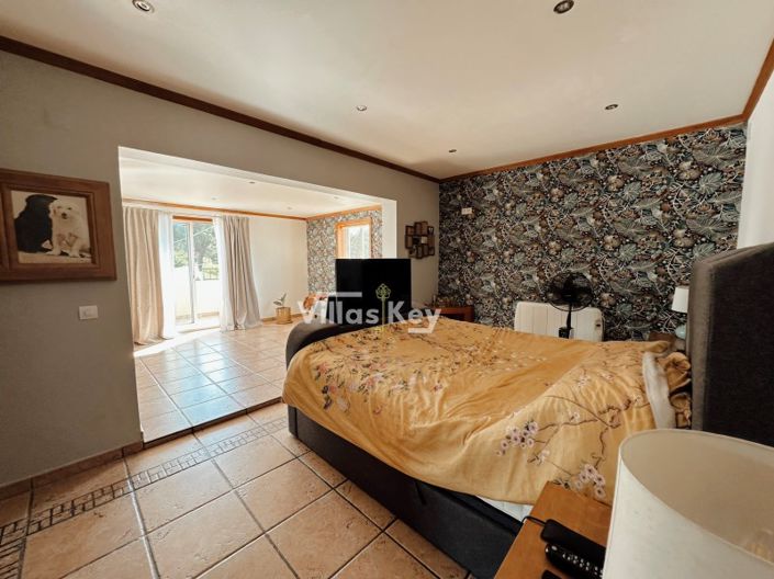 Image No.15-3 Bed House for sale