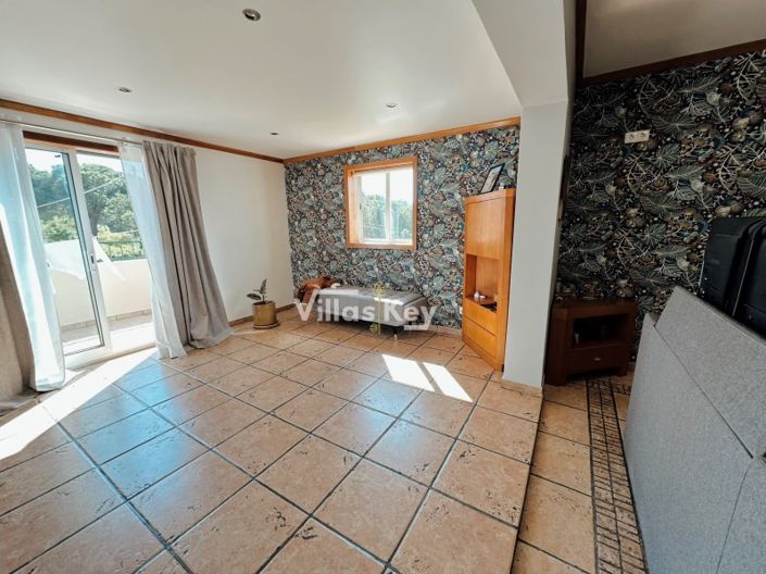 Image No.18-3 Bed House for sale