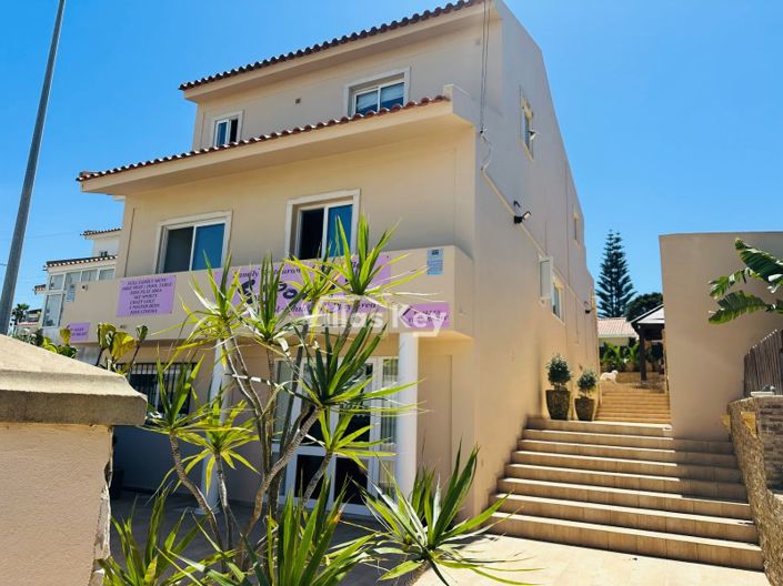 Image No.5-3 Bed House for sale