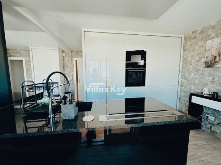 Image No.7-3 Bed House for sale