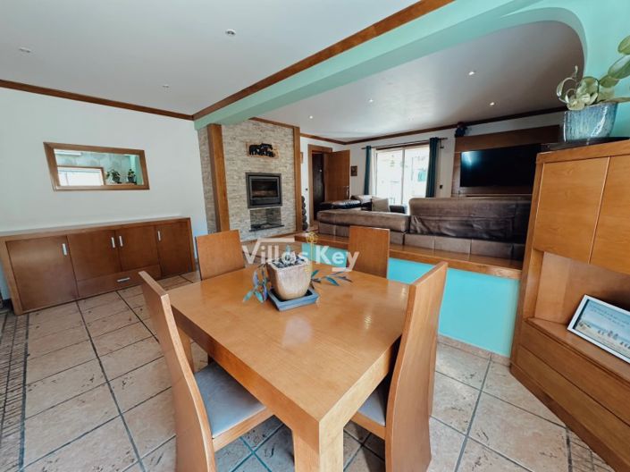 Image No.9-3 Bed House for sale