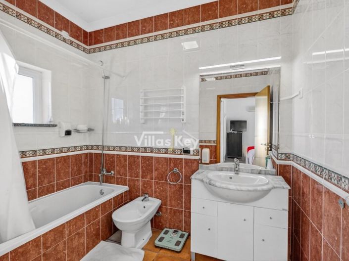 Image No.12-2 Bed Apartment for sale