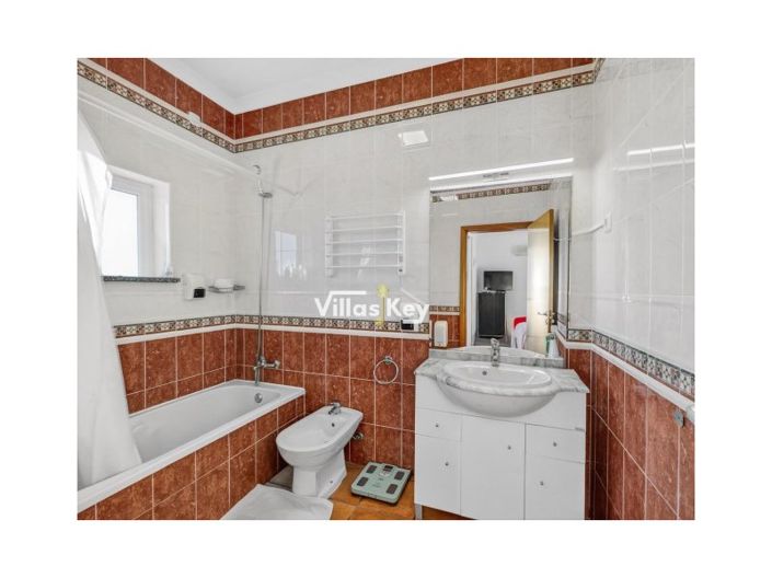 Image No.33-2 Bed Apartment for sale