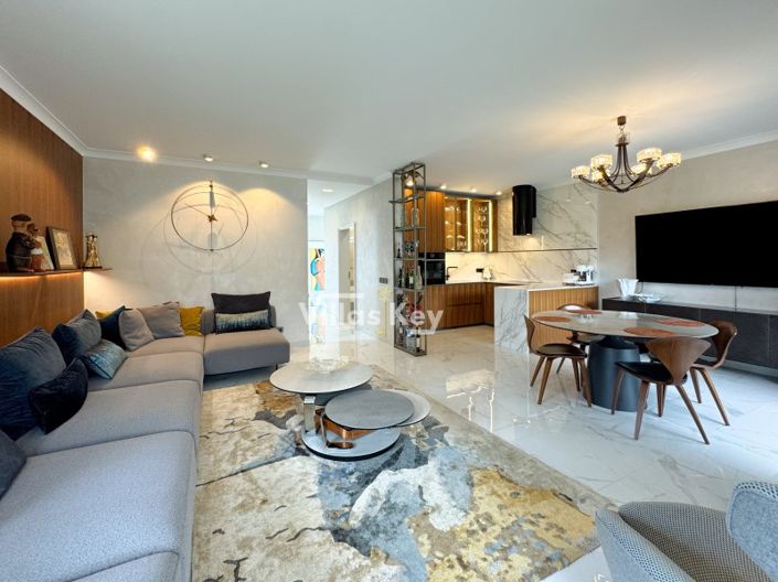 Image No.10-3 Bed House for sale