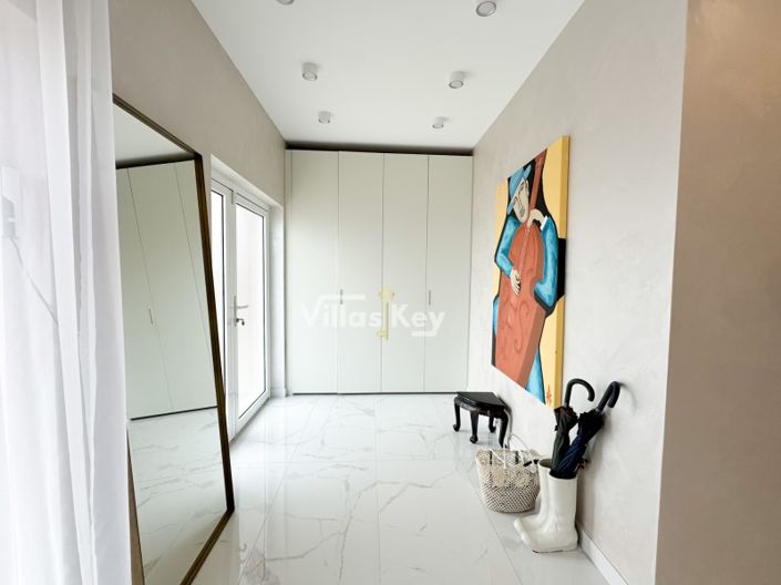 Image No.14-3 Bed House for sale