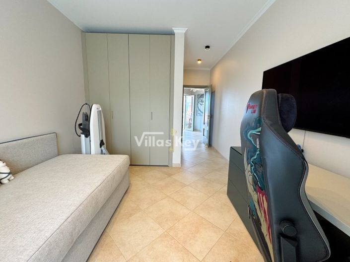 Image No.24-3 Bed House for sale