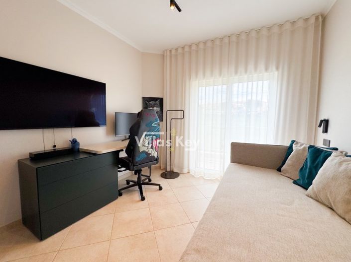 Image No.25-3 Bed House for sale