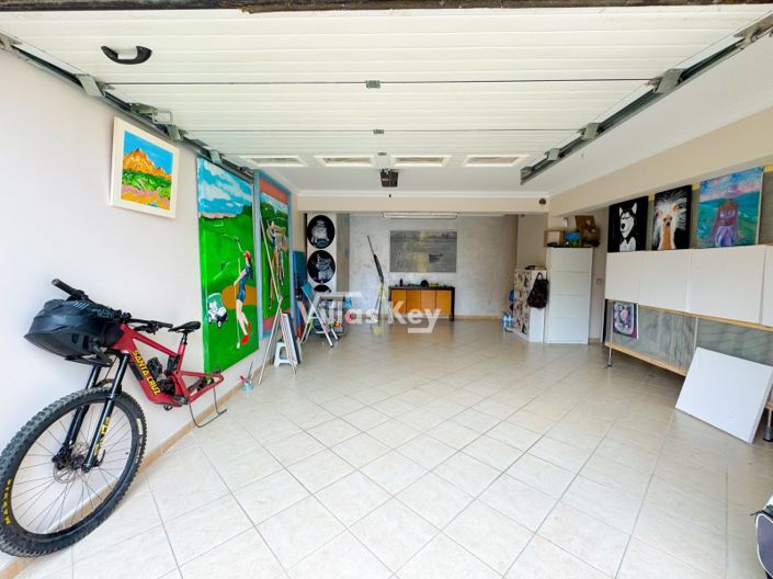 Image No.27-3 Bed House for sale