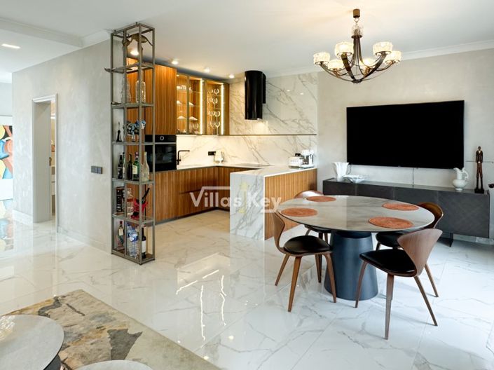 Image No.8-3 Bed House for sale