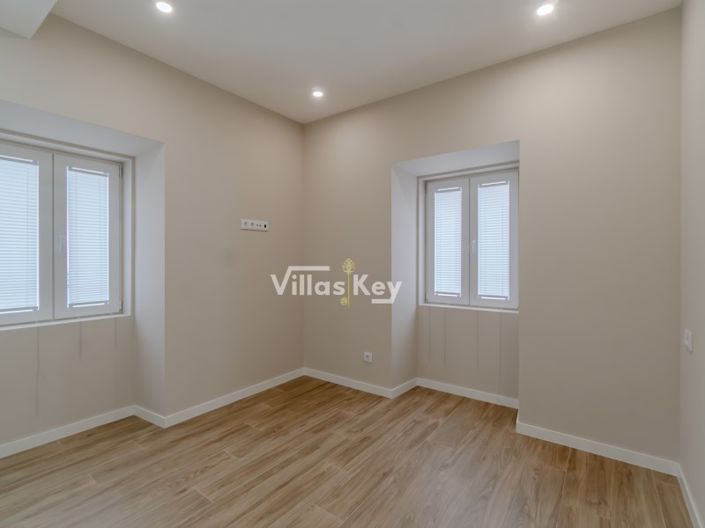 Image No.15-3 Bed House for sale