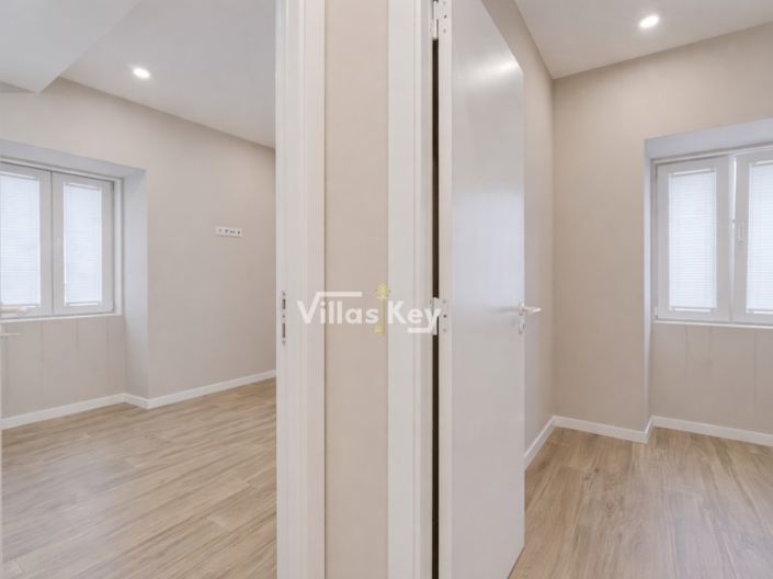 Image No.19-3 Bed House for sale
