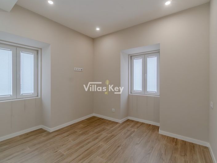Image No.23-3 Bed House for sale