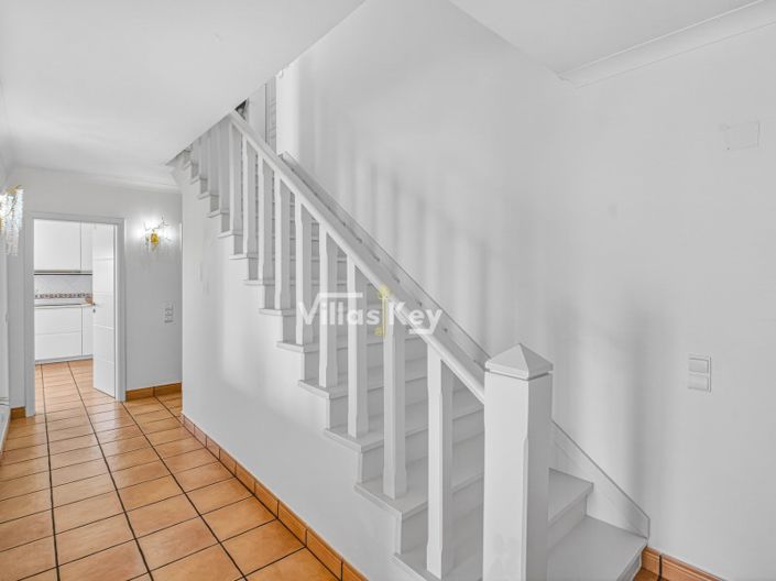 Image No.14-6 Bed House for sale