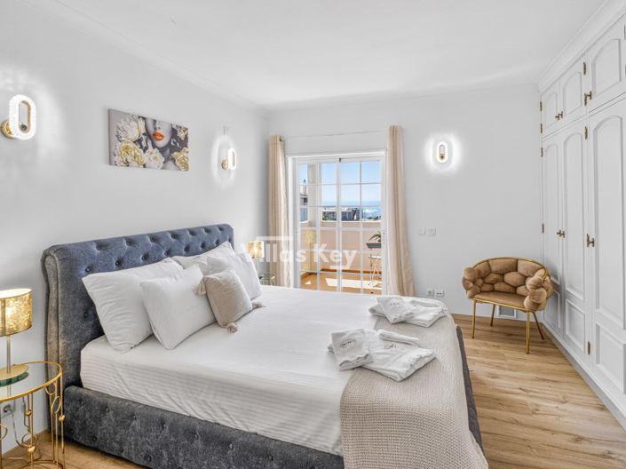 Image No.16-6 Bed House for sale
