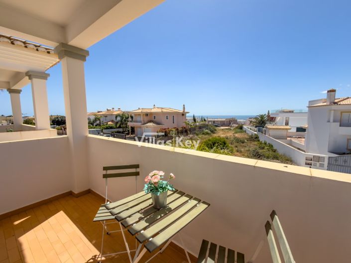Image No.18-6 Bed House for sale