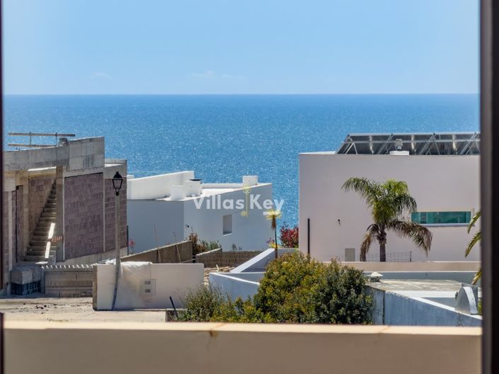Image No.25-6 Bed House for sale