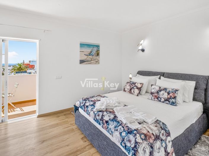 Image No.31-6 Bed House for sale