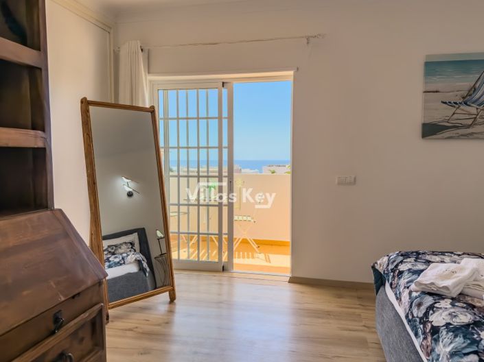 Image No.32-6 Bed House for sale