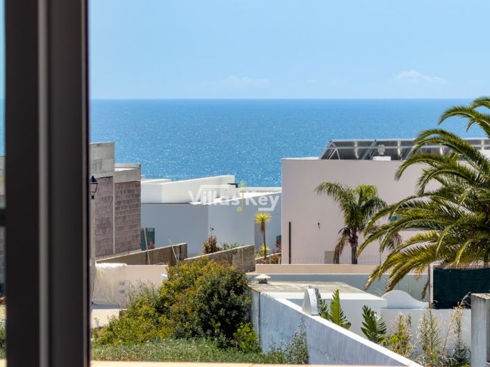 Image No.34-6 Bed House for sale
