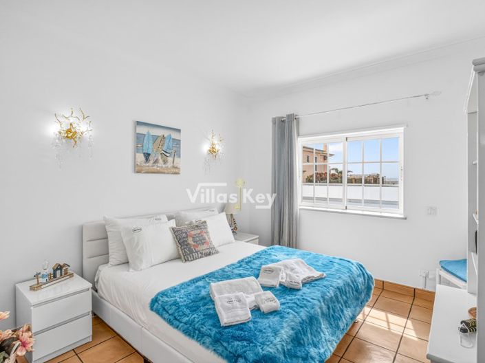 Image No.41-6 Bed House for sale