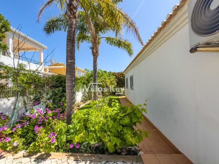 Image No.47-6 Bed House for sale