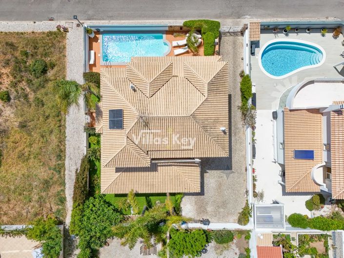 Image No.52-6 Bed House for sale