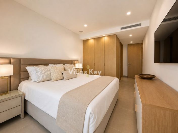 Image No.10-3 Bed Apartment for sale