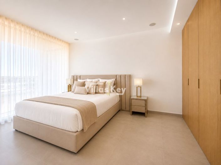 Image No.11-3 Bed Apartment for sale