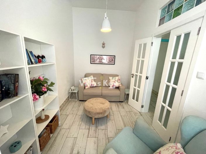Image No.10-4 Bed House for sale