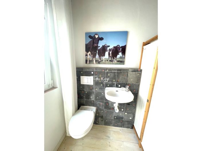 Image No.12-4 Bed House for sale