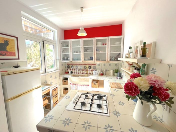 Image No.6-4 Bed House for sale