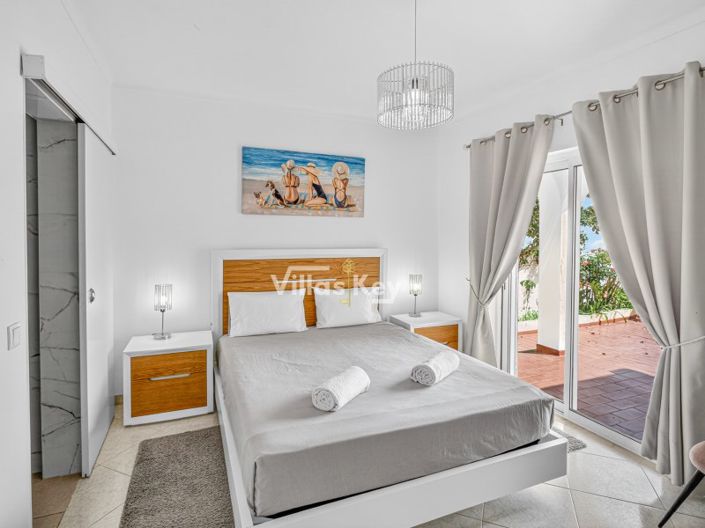 Image No.13-4 Bed House for sale