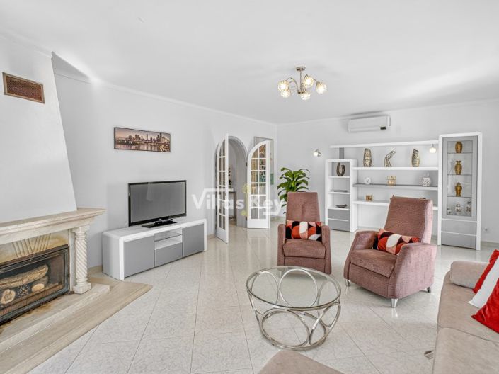 Image No.15-4 Bed House for sale