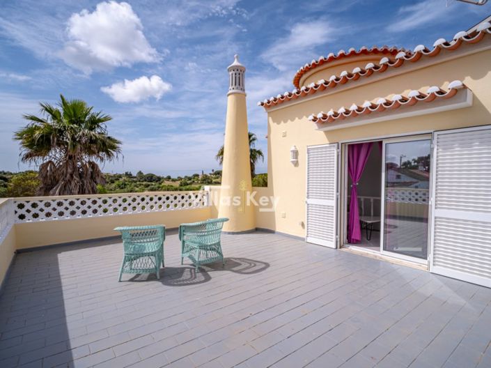 Image No.21-4 Bed House for sale