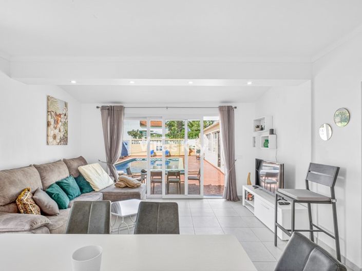 Image No.4-4 Bed House for sale