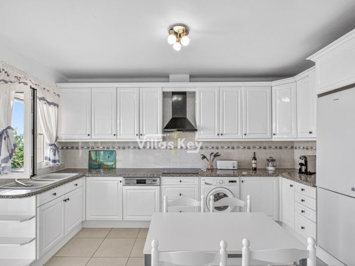 Image No.5-4 Bed House for sale