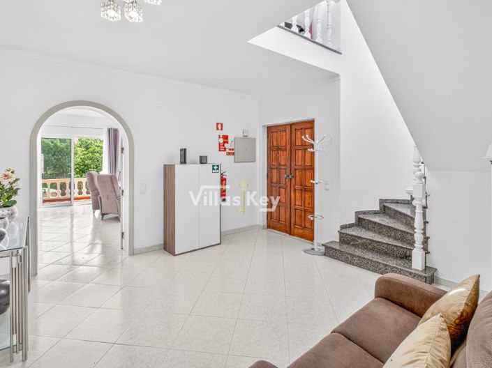 Image No.9-4 Bed House for sale
