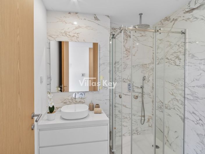 Image No.19-3 Bed Apartment for sale