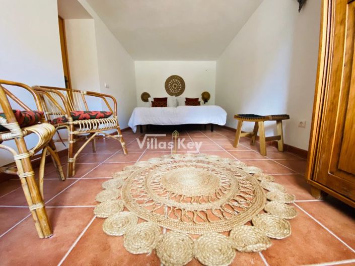 Image No.18-7 Bed Farmhouse for sale